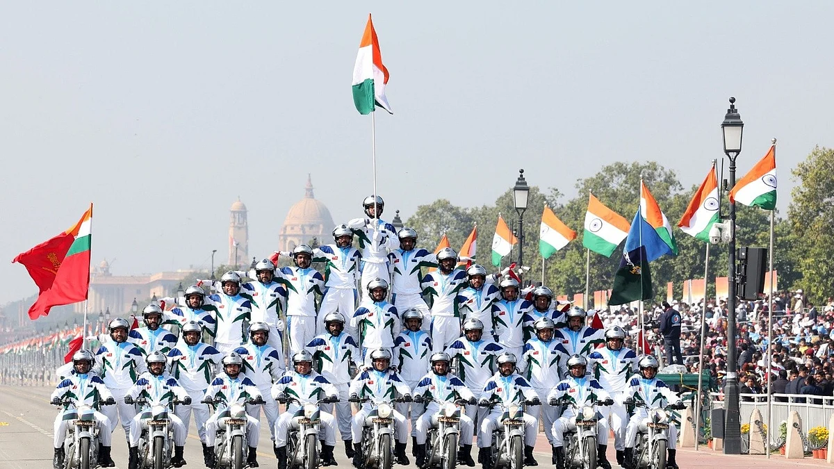 The Republic Day featured thrilling motorbike stunts performed by the Daredevils Motorcycle Display Team of the Indian armed forces. This segment of the Republic Day Parade is one of the most anticipated attractions, showcasing exceptional skill, precision, and coordination.