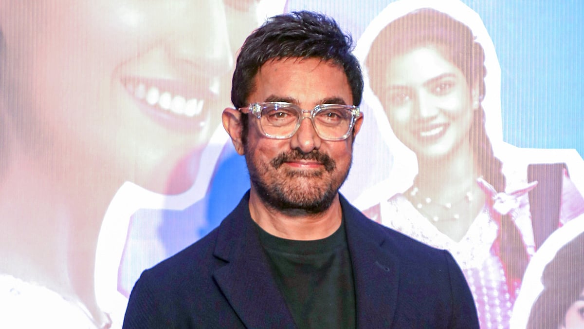 Video: Bollywood Star Aamir Khan Seen Enjoying IND vs ENG 5th T20I With His Son At Wankhede Stadium In Mumbai