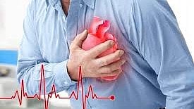 45-Year-Old Bizman Suffers Heart Attack While Playing Badminton; Denies Medicine Before 8 AM Following Jain Rituals, Dies
