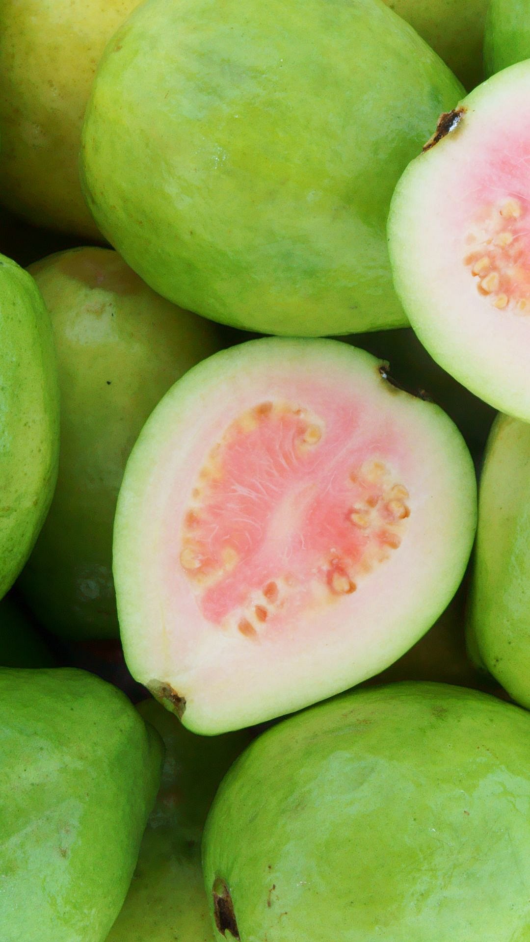 7 Reasons Why Guava (Amrudh) Is A Super Fruit