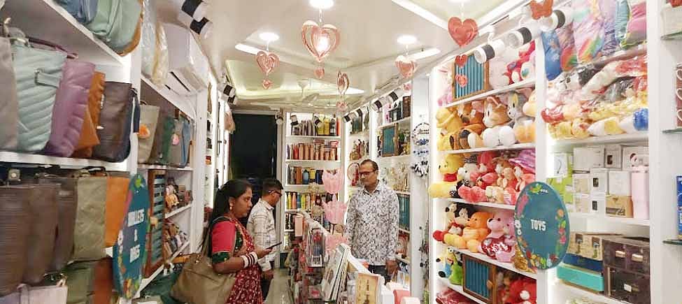 Valentine's Day 2025: Markets Gear Up For Fiesta Of Love