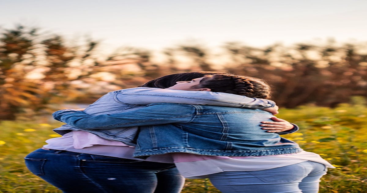 Hug Day 2025: Heartfelt Hug Quotes That Feel Like An Embrace; Share ...