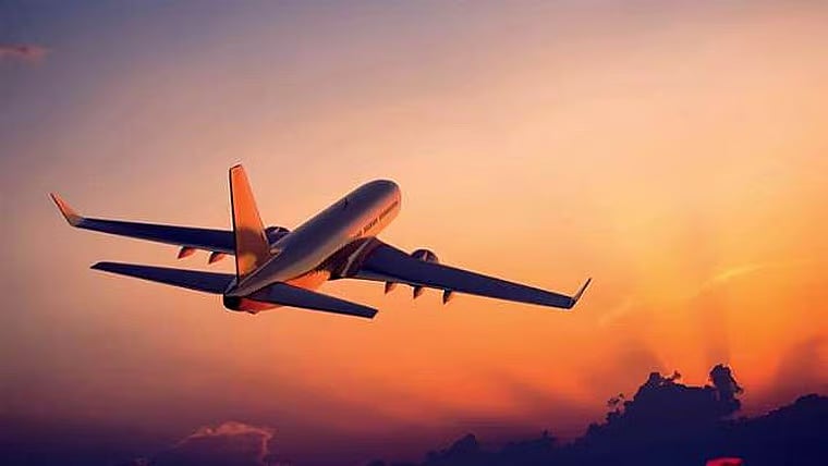 Dense Fog Delays Departure Of 10 Flights From Kolkata Airport
