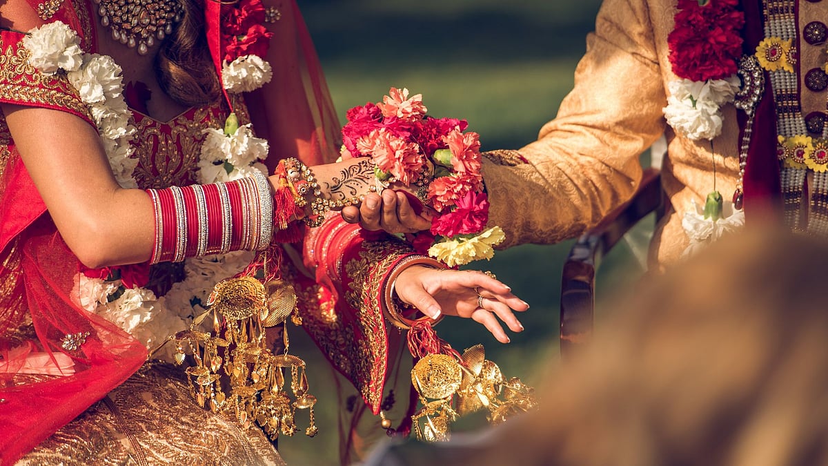 Virat's Century Over Wedding: Couple Halts Their Marriage Rituals To Witness Kohli Score A 100!