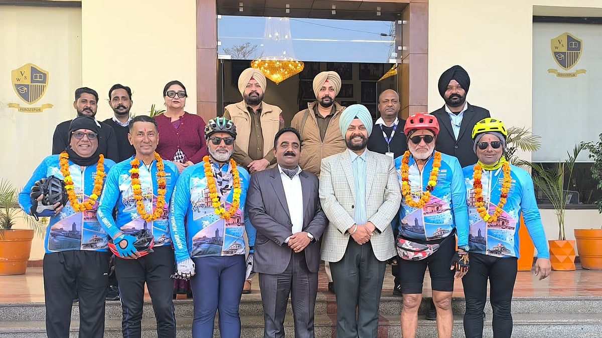 Pedaling For A Cause: Elderly Cyclists Ride From Kashmir To Kanyakumari, Championing 'Pollution-Free Bharat'
