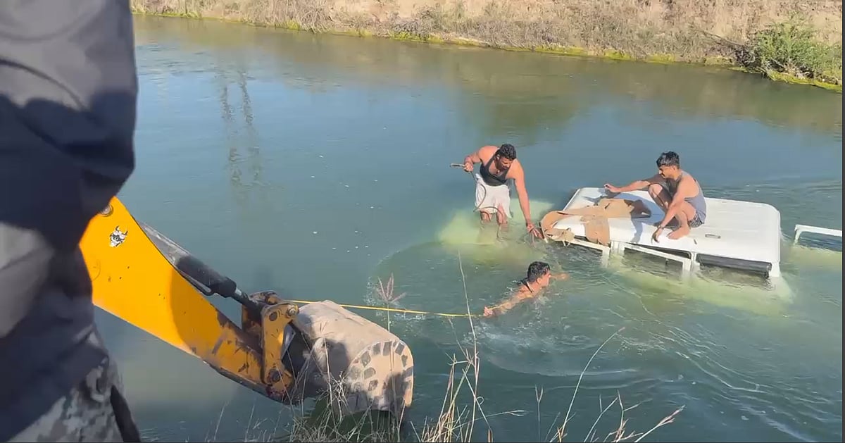 Madhya Pradesh: White Bolero Plunges Into Deep Canal In Gwalior  (WATCH)
