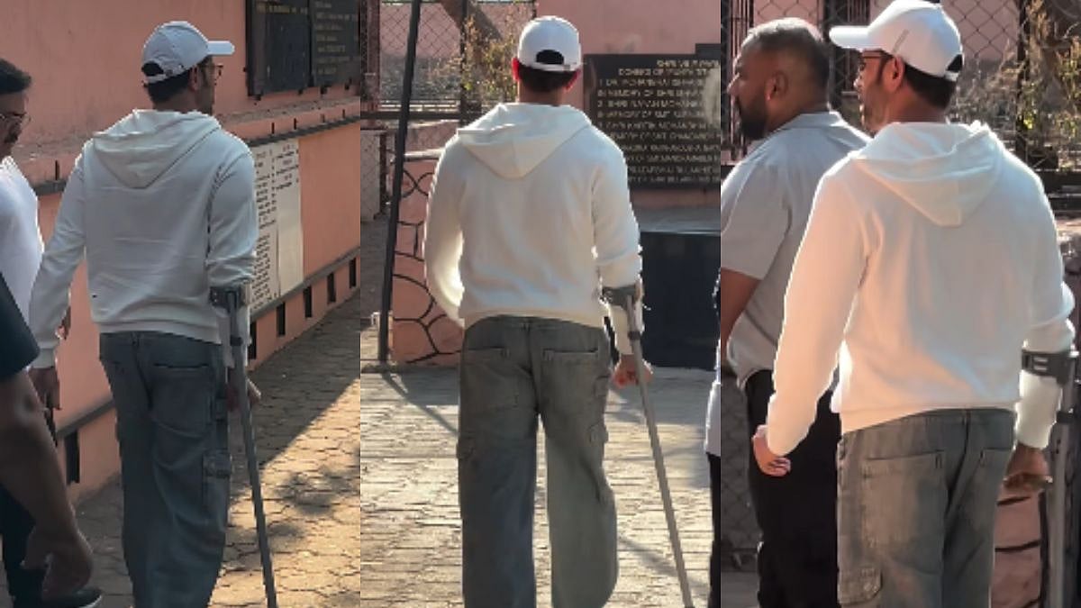 Hrithik Roshan Spotted Walking With Help Of Crutches At Deb Mukherjee's Funeral After Suffering Knee Injury During War 2 Shoot
