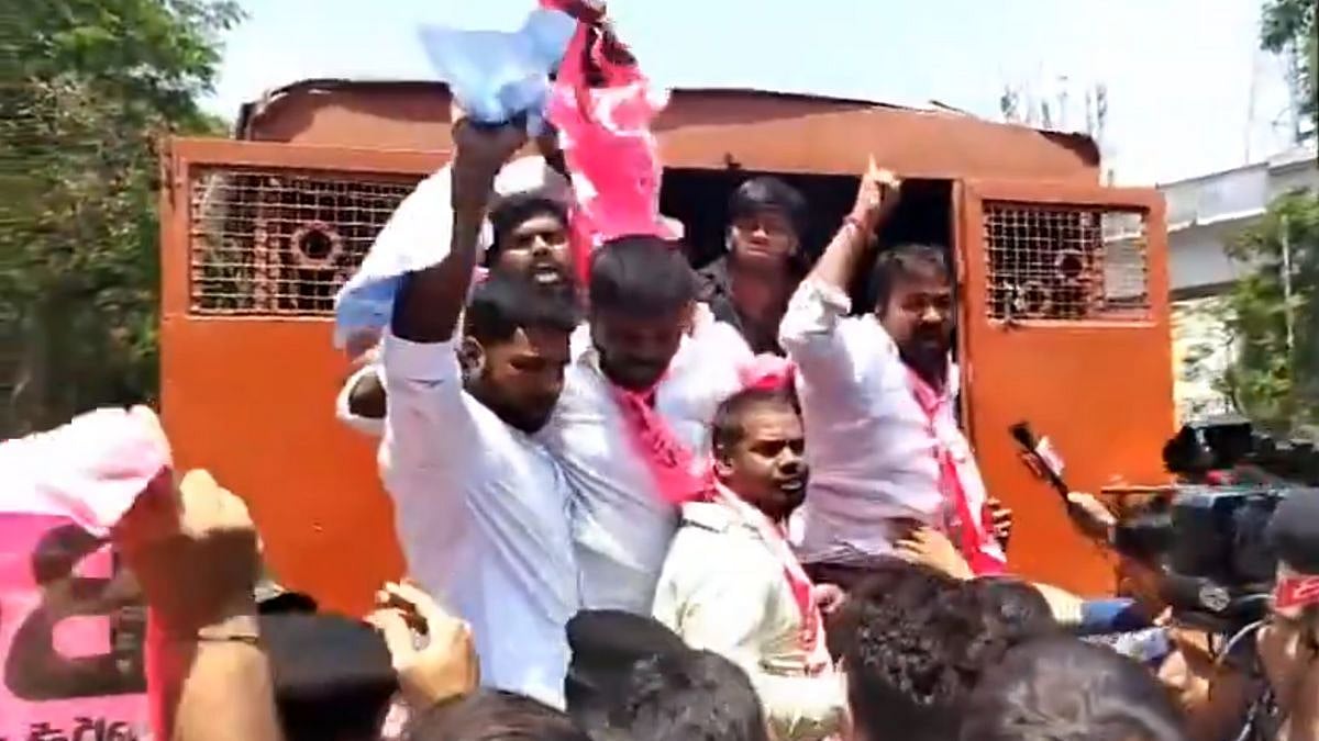 ABVP & Left-Affiliated Student Groups Protest At Osmania University Against Circular Banning Dharnas; 20 Detained, Visuals Surface