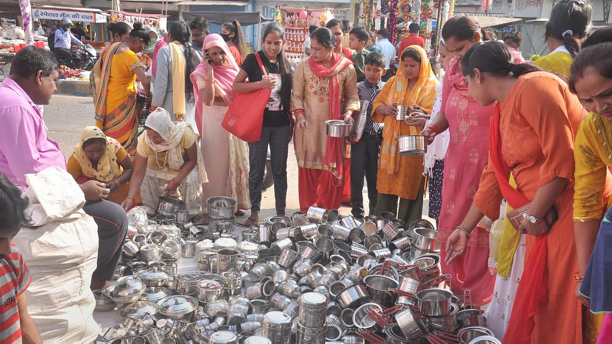 Women buying utensils (Representative Image)  | File Image 