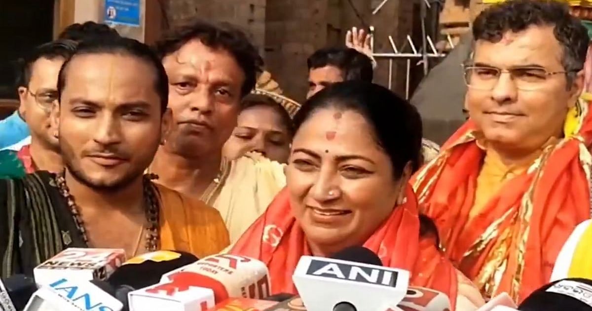 Delhi की मुख्यमंत्री रेखा गुप्ता ने बेरी में माता भीमेश्वरी देवी मंदिर का दौरा किया 4 Delhi CM Rekha Gupta Visits Jagannath Temple, Seeks Blessings for Nation's Progress (Video)