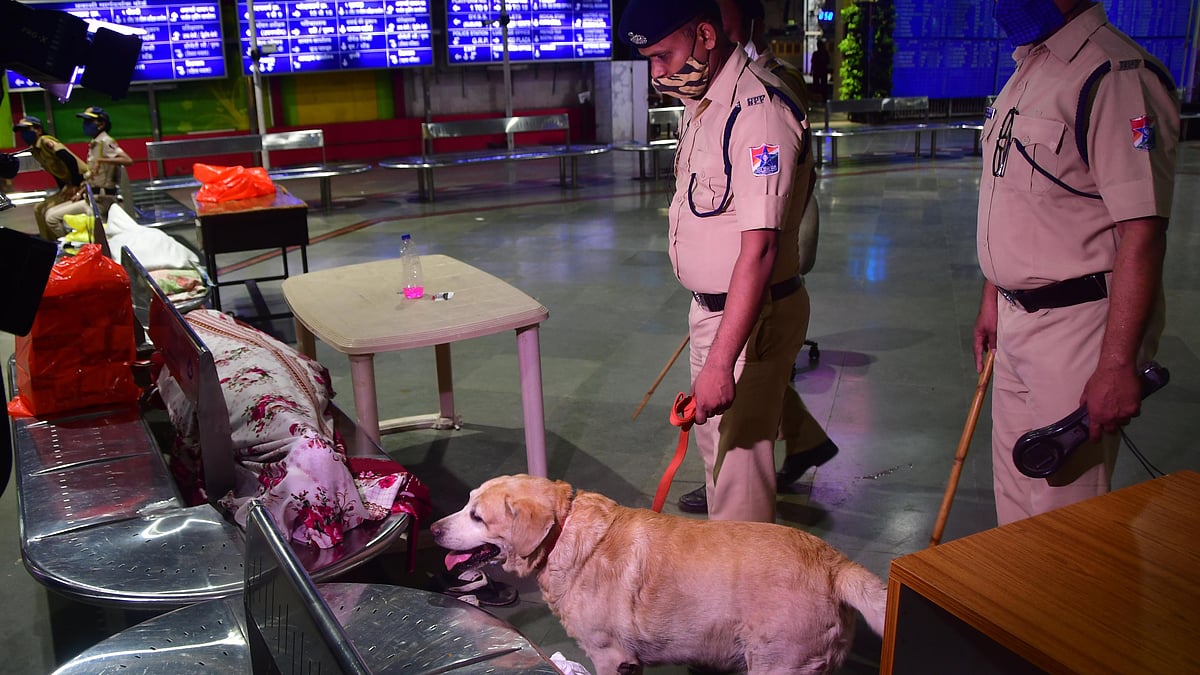 Bomb Threat Received To Bank Through E-mail | Representative Image 