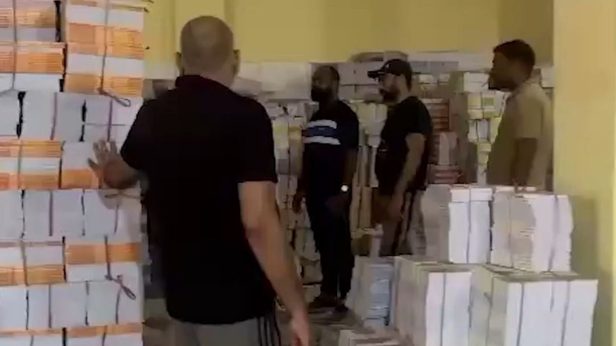 Delhi: Over 1.7 Lakh Pirated NCERT Textbooks Worth Over ₹2.4 Crore Seized In Major Crackdown; 3 Arrested (Video)