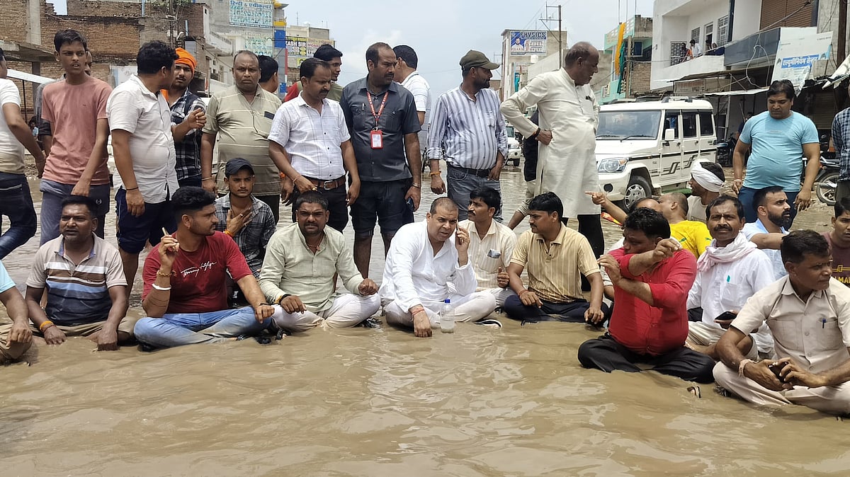 Congress MLA Protests Water Crisis with 'Jal Satyagraha' in Morena