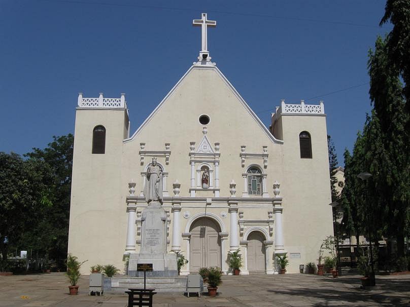 Restoration work and the church facade 
