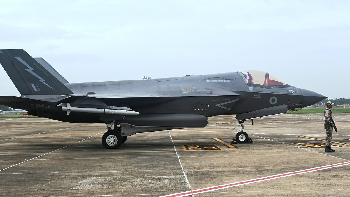 UK's F-35B Stealth Fighter Jet Stranded At Thiruvananthapuram Airport Likely To Airlifted By C-17 Globemaster Transport Aircraft: Report 