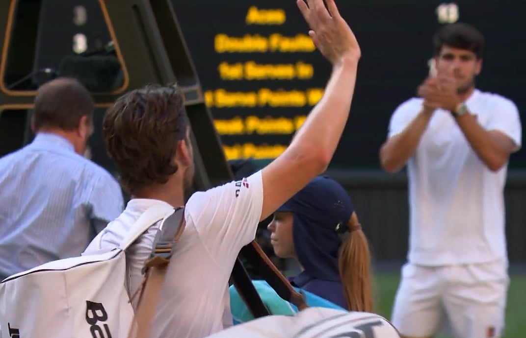Wimbledon 2025: Carlos Alcaraz Shows Excellent Spirit, Applauds For Cameron Norrie As Latter Bids Goodbye To Centre Court After Straight-Set Defeat In Quarter-Final; Video