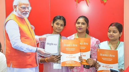 '25 Crore People Came Out Of Poverty In 10 Yrs,' Claims PM Modi; Distributes Over 51,000 Appointment Letters Under Rozgar Mela (VIDEO)