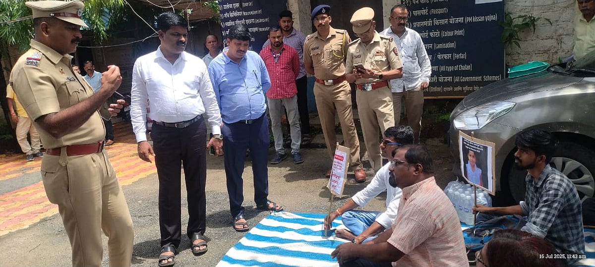 A sit-in protest was held outside the Pen Tehsil office