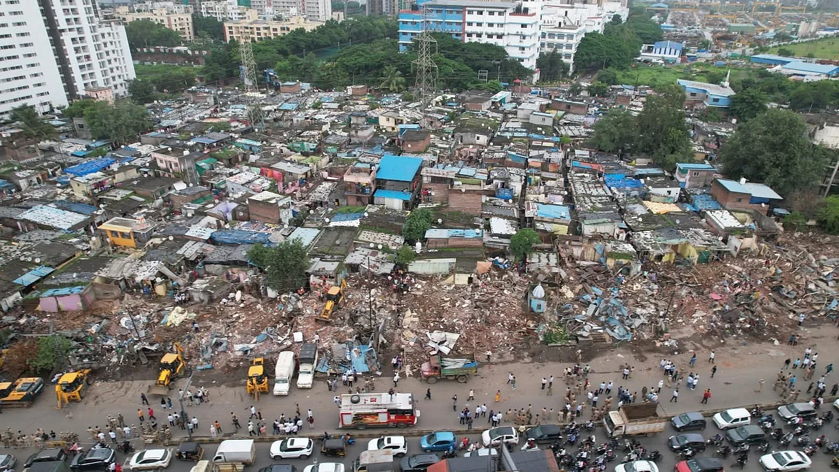 Massive Eviction In Wakad: 96 Huts Removed For Road Widening; Traffic Situation To Improve (VIDEO)