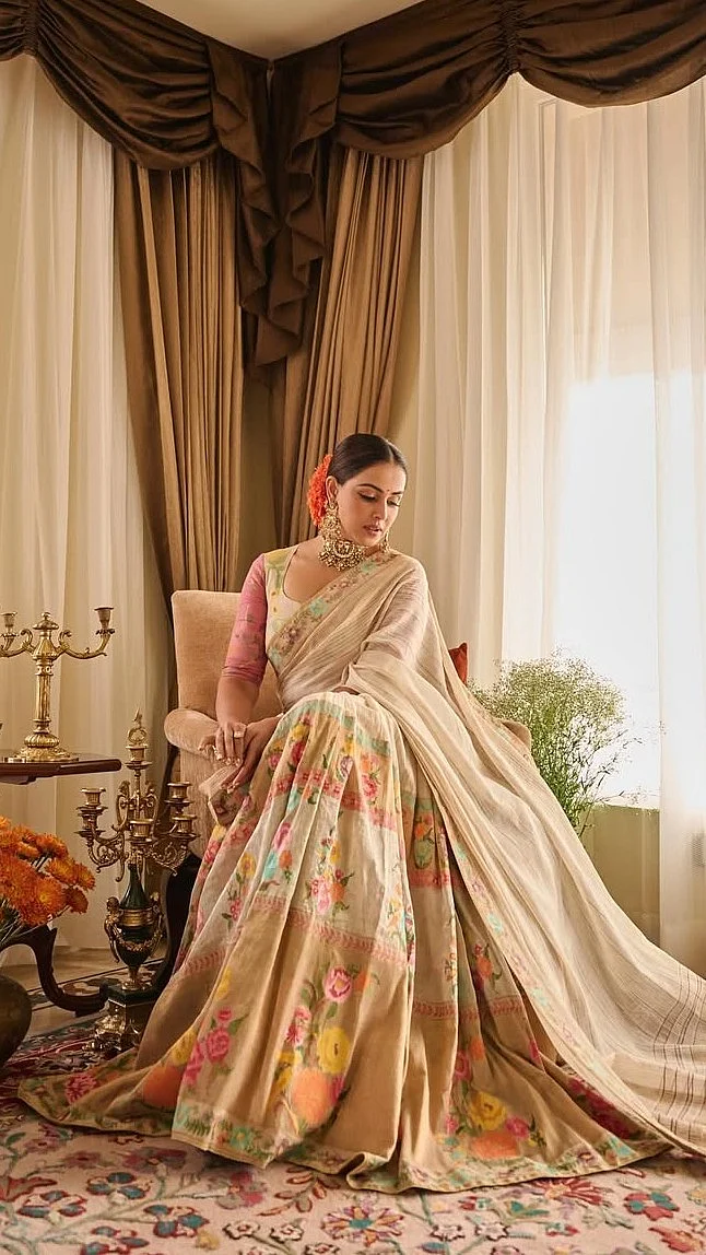 Modern-Day Maharani Genelia Deshmukh; Fans Ask Her To Put Kaala Teeka