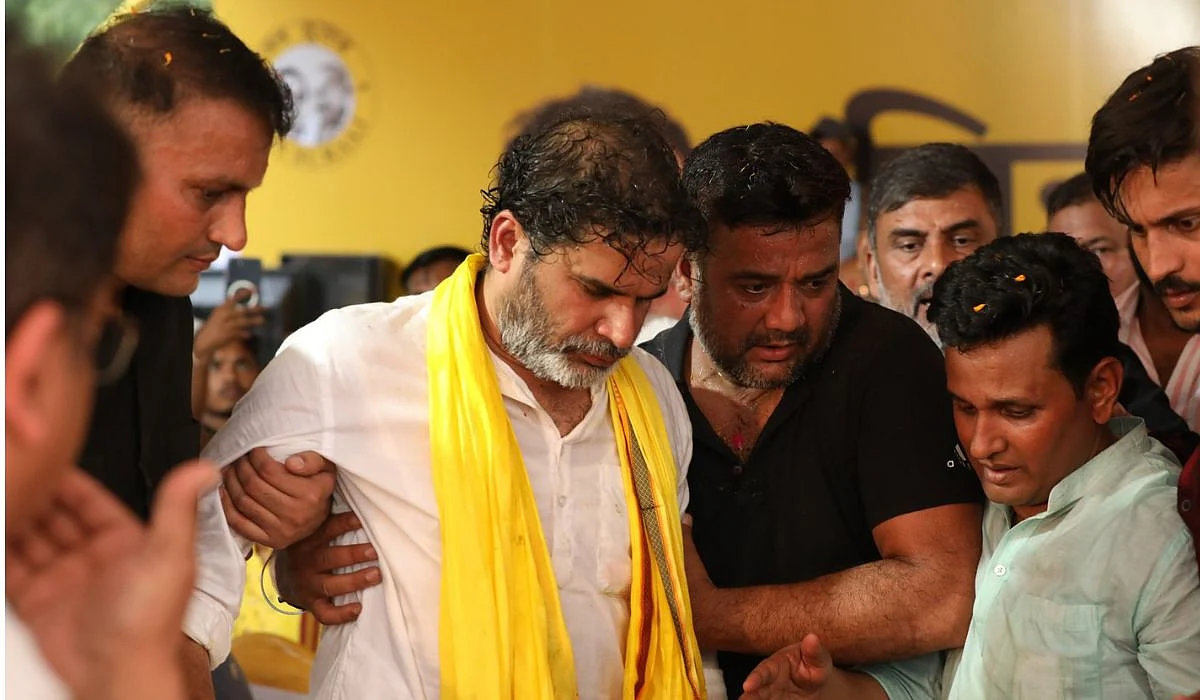 Bihar Elections 2025: Jan Suraj Founder Prashant Kishor Suffers Rib Injury, Departs For Patna To...