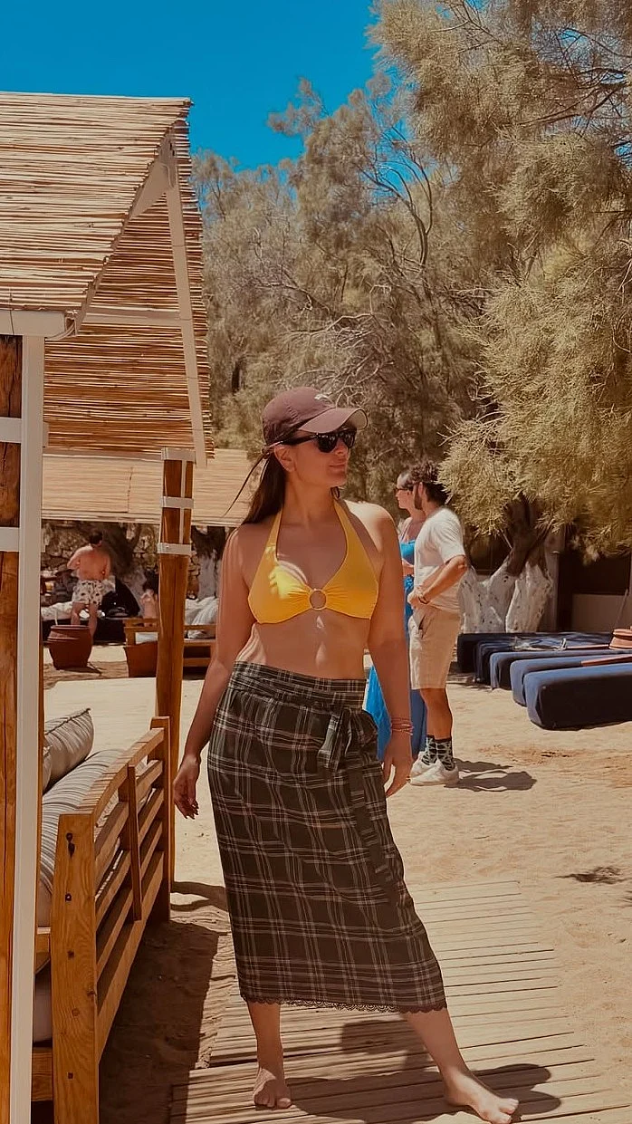 Kareena Kapoor Pairs Bikini With Lungi Skirt During Beachy Greece Holiday (See Pics)