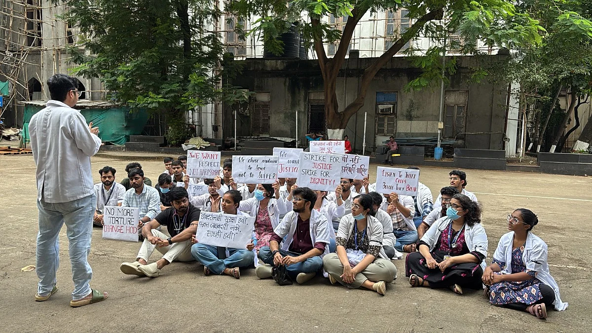 Mumbai News: JJ Hospital Paediatrics Resident Doctors Protest, Seek HOD’s Transfer After Suicide...