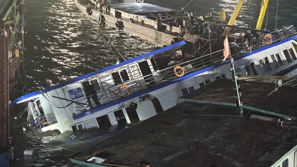 Ha Long Bay Tragedy: 34 Dead, 8 Missing After Tourist Boat Capsizes In Sudden Storm In Vietnam (VISUALS) 