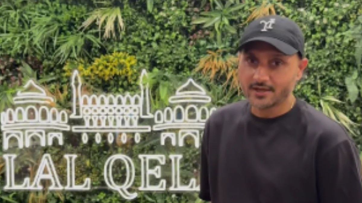 Did Harbhajan Singh Eat At Pakistani Restaurant In England Amid WCL 2025 Row? Netizens React To Viral Video 