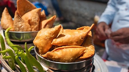 CBSE’s Healthy Move: Nutrition Info Now Mandatory On All School Canteen Snacks Like Samosas, Pastries & More