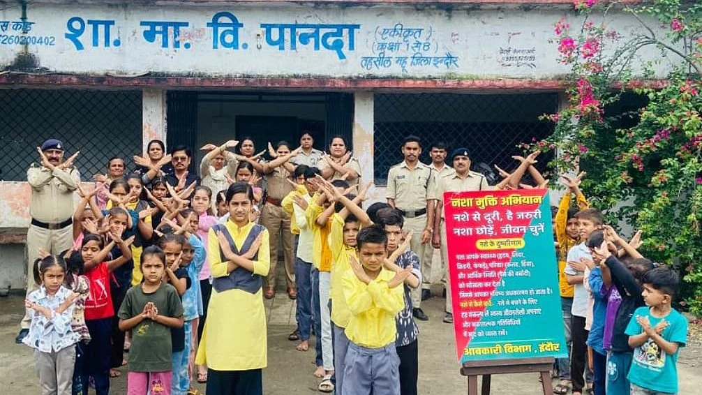 Madhya Pradesh: Excise Officials Spread Drug Awareness Among School Kids In Indore