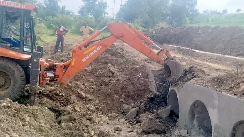 Madhya Pradesh: Faulty Culvert Demolished In Khargone’s Baman Dokri Village