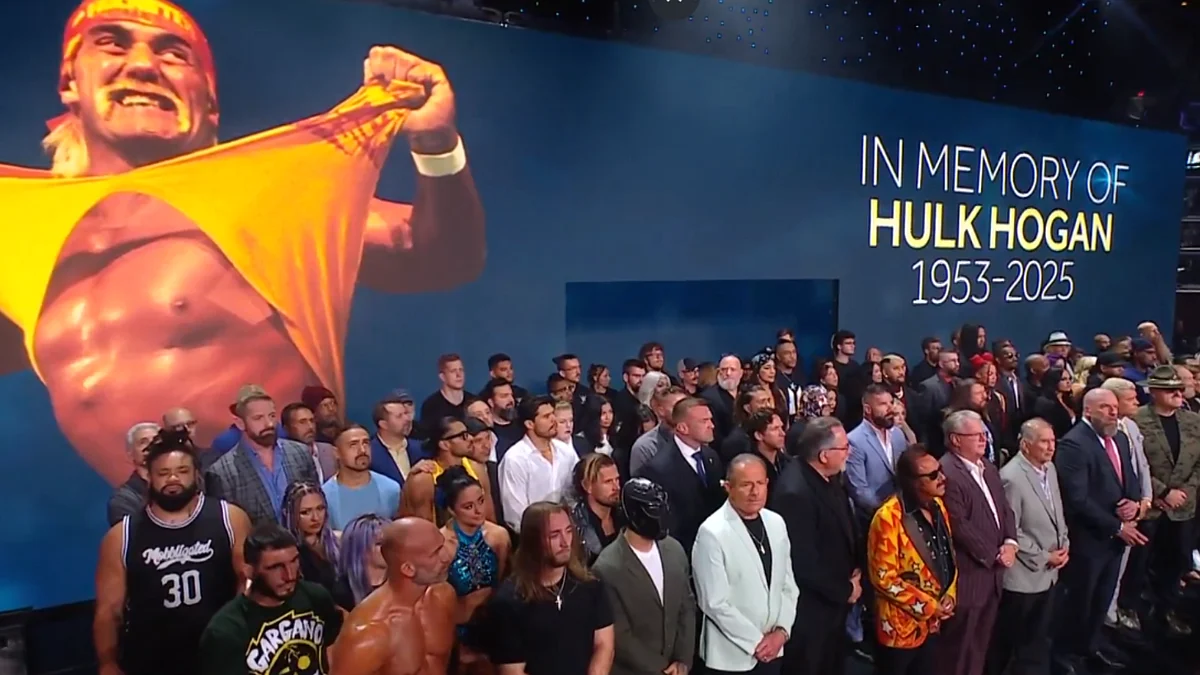WWE Remembers Hulk Hogan with a 10-bell salute on SmackDown; Video