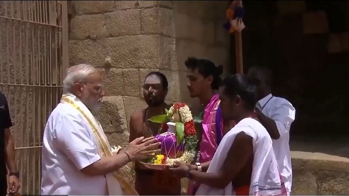 PM Modi Offers Prayers At UNESCO Heritage Chola-Era Lord Shiva Temple In Tamil Nadu (Video) | X @DDIndialive
