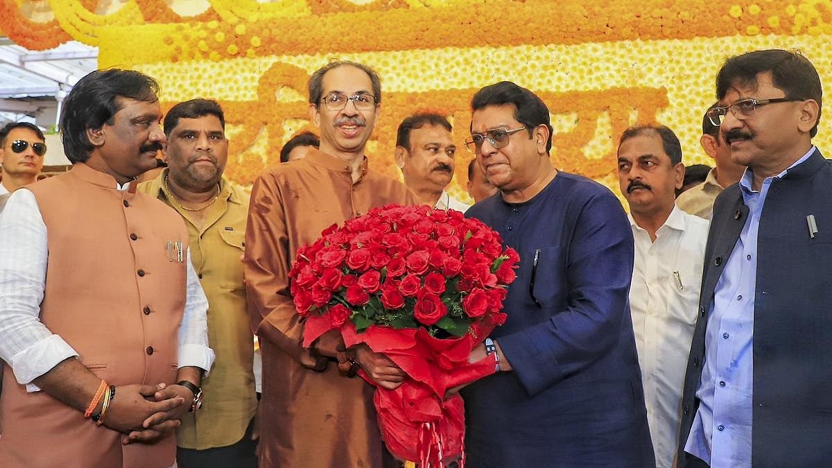 Raj Thackeray’s Surprise Visit To Uddhav Thackeray. |