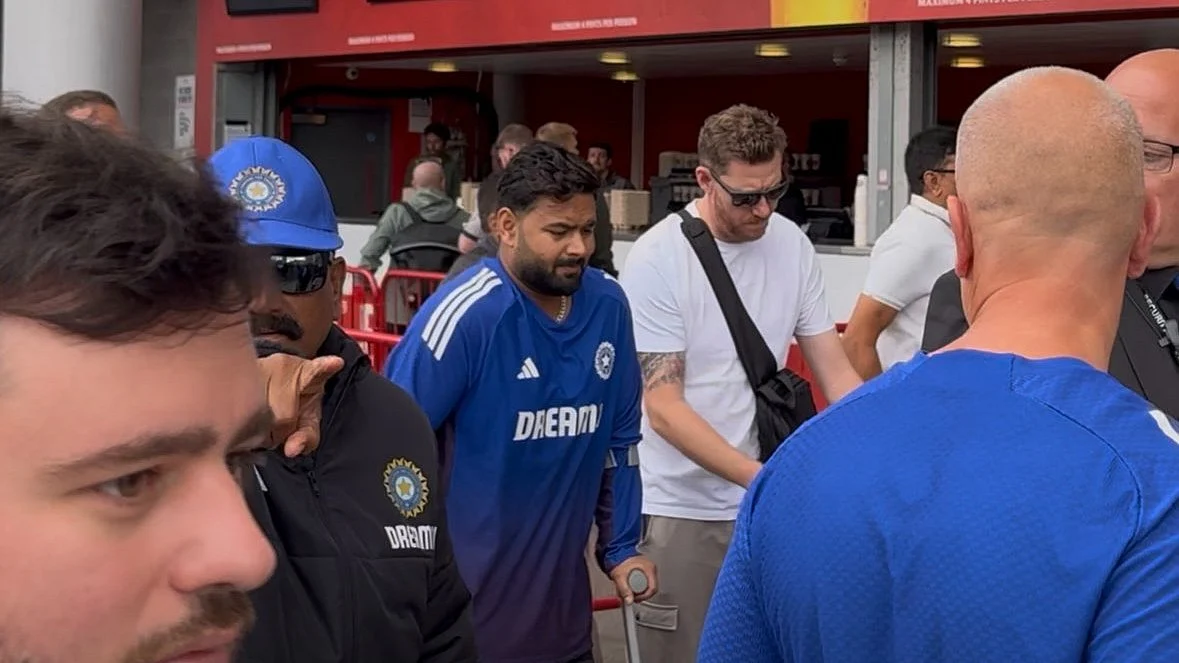 IND Vs ENG, 4th Test, Day 5: Rishabh Pant Arrives On Crutches At Old Trafford, Set To Bat Despite...