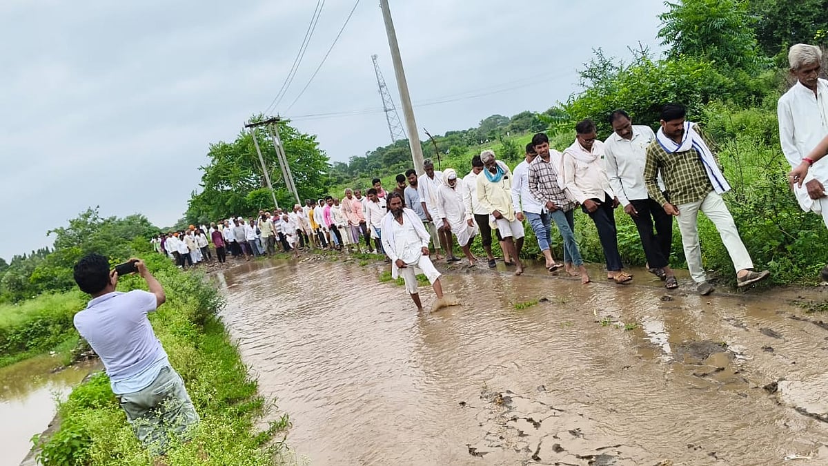 MP Villagers Report Infrastructure and Sanitation Issues