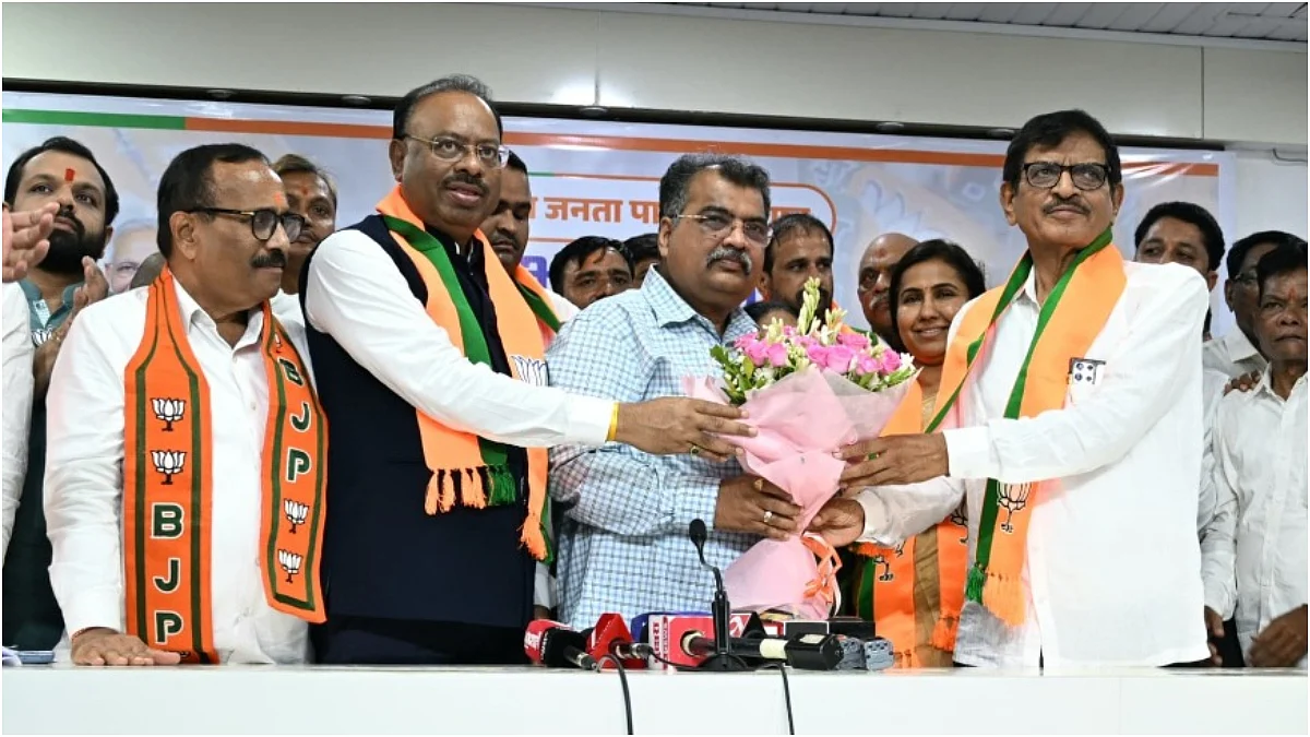 Maharashtra Politics: Former Congress Minister Suresh Warpudkar Joins BJP With Key Supporters 