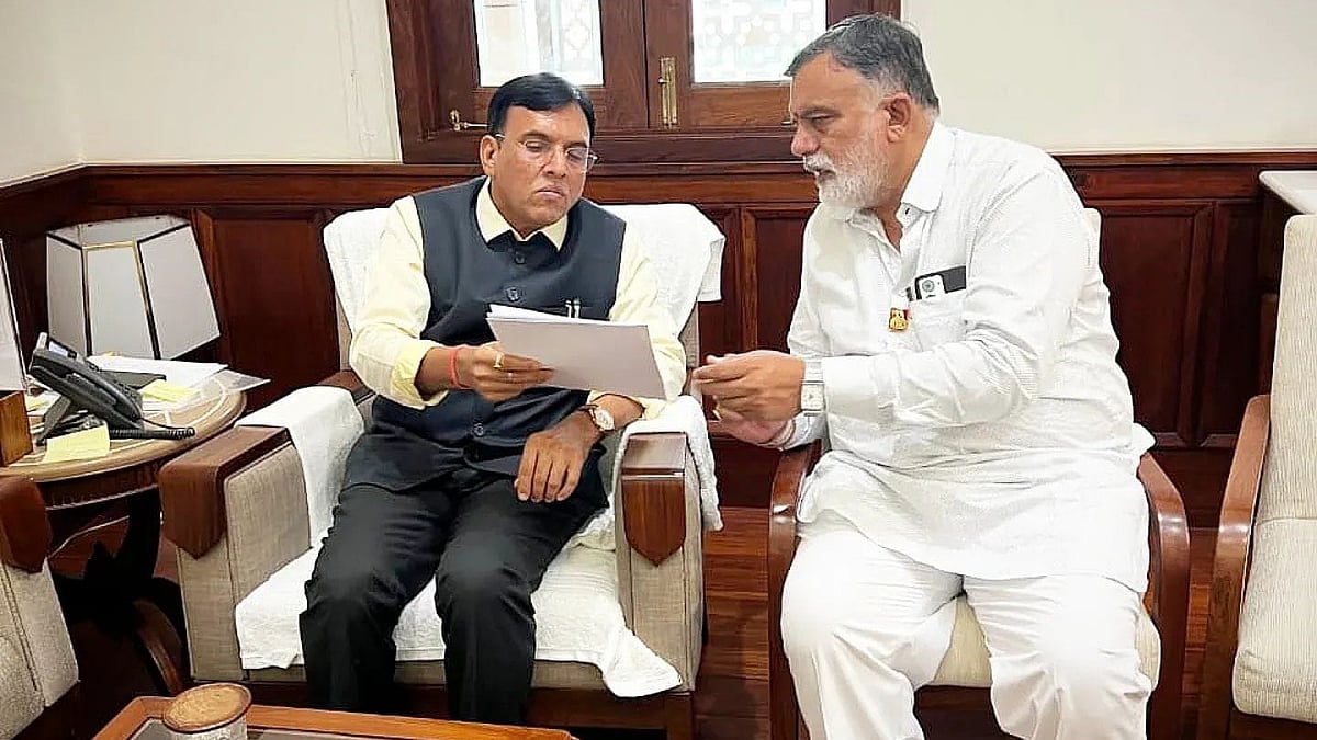 Nashik MP Rajabhau Waje Discusses ESIC Hospital & Workers' Issues With Union Minister Mansukh Mandaviya