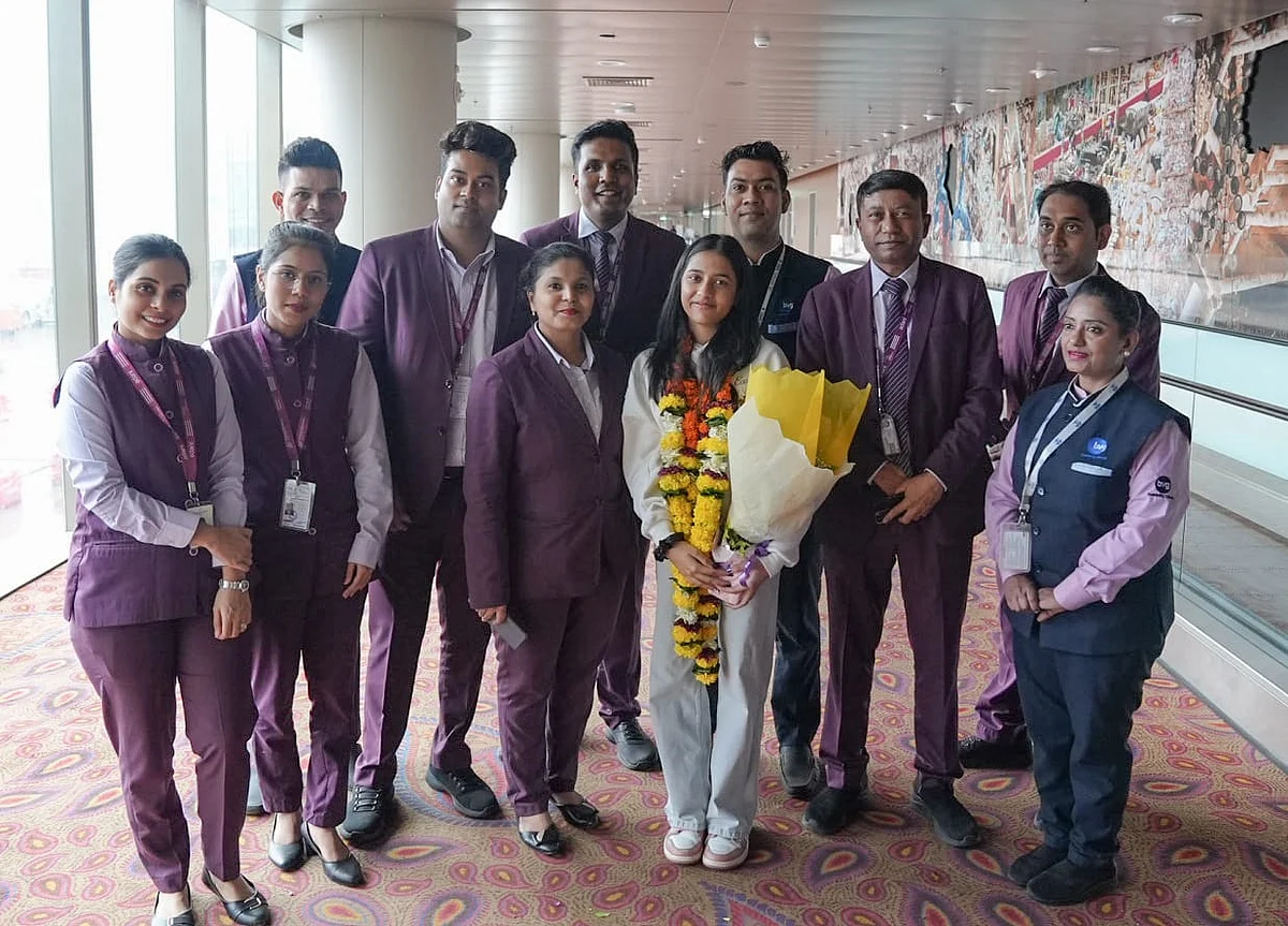 Mumbai Airport Welcomes Home India’s First Women’s World Cup Chess Champion Divya Deshmukh