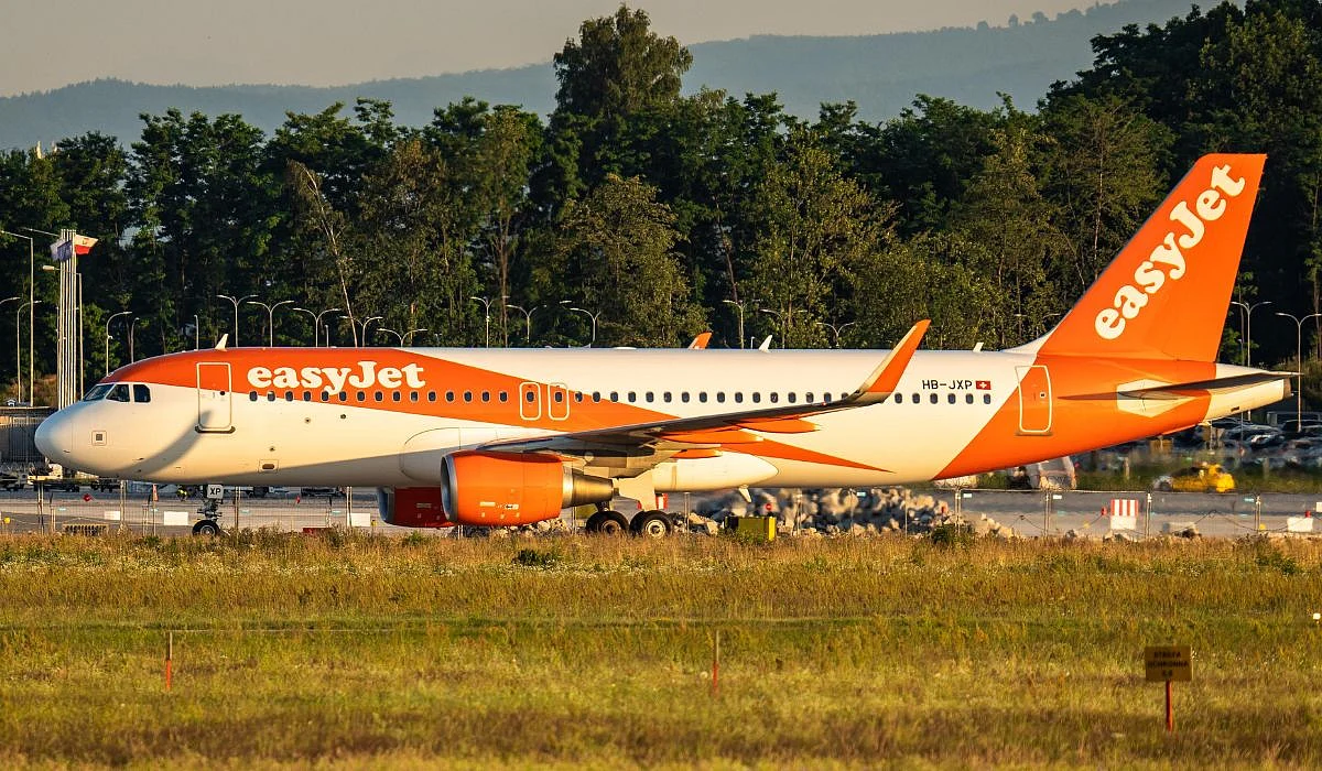 Indian-Origin Man Arrested For Shouting ‘Death To Trump’ & 'Allahu Akbar' On UK flight (VIDEO)