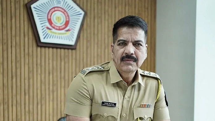 Mumbai: 'Encounter Specialist' Daya Nayak Wears ACP Uniform For 1st Time - Just A Day Before Retirement; Shares Pic & Emotional Message 