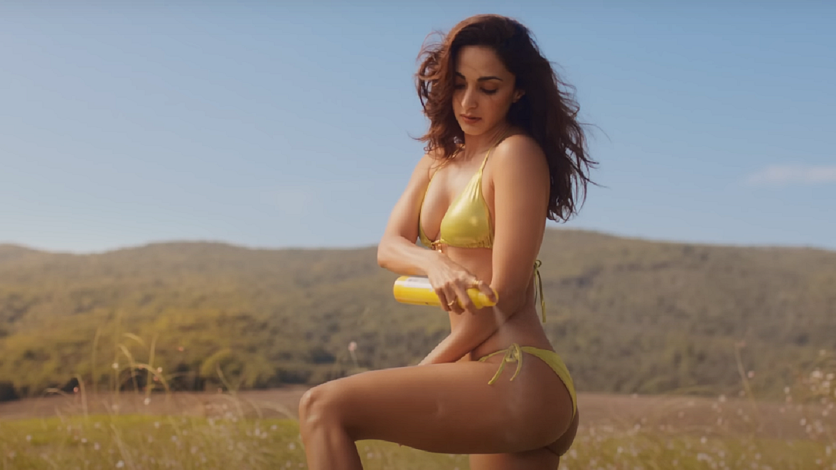 'Too Hot To Handle': Kiara Advani's Bikini Avatar In War 2 Song Aavan Jaavan Grabs Everyone's Attention; Fans Go Crazy 