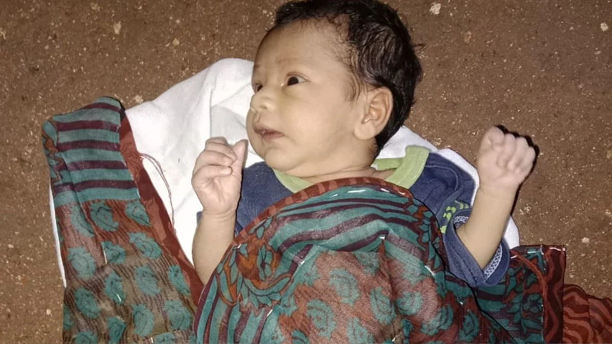 Newborn Girl Found Abandoned On Roadside In MP’s Dhar; Locals Saw Her Surrounded By Stray Dogs