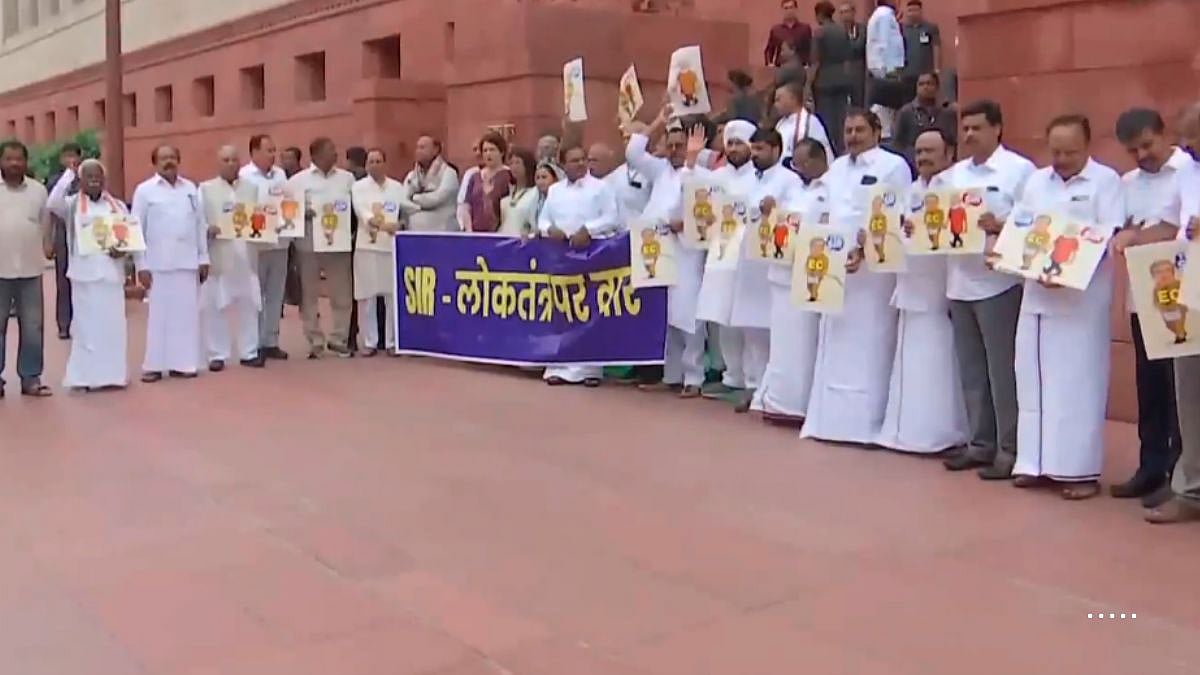 INDIA Bloc MPs Protest In Parliament Over Bihar Electoral Roll Revision, Call It War On Democracy; Watch Video