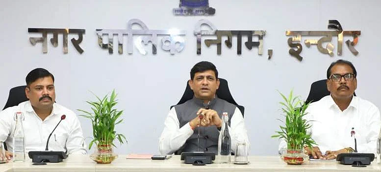 Indore: Mayor Sets October 25 Deadline For Repair Of All City Roads
