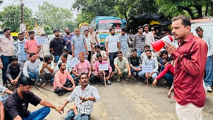 Madhya Pradesh: Villagers Protest Poor State Of Mandsaur-Sitamau Road | FP Photo