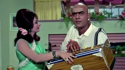 A still from Ek Chatur Naar