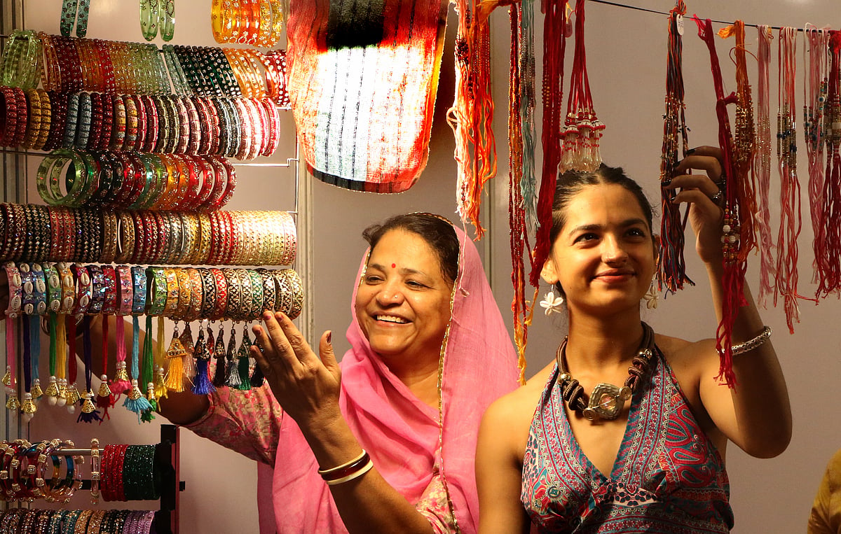 Festive Rush Grips Indore Rakhi Markets