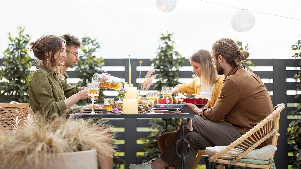 Friendship Day 2025 Celebration In Mumbai: Dine Out With Your Besties At These Top Spots